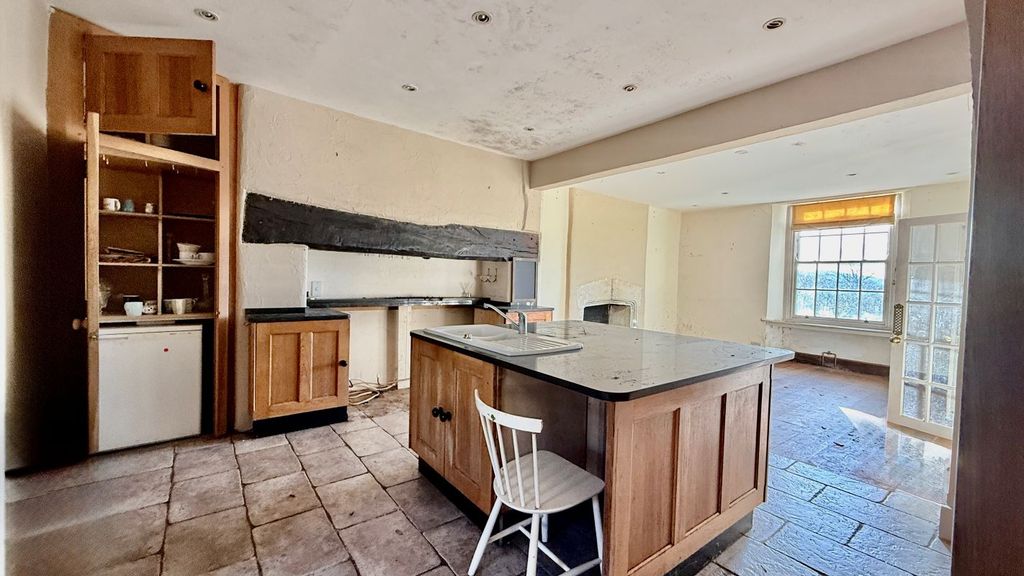 Property photo 2 of 10 Image 2