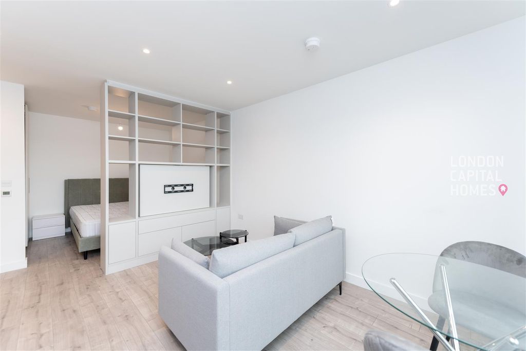 Property photo 2 of 16 212-100.Jpg