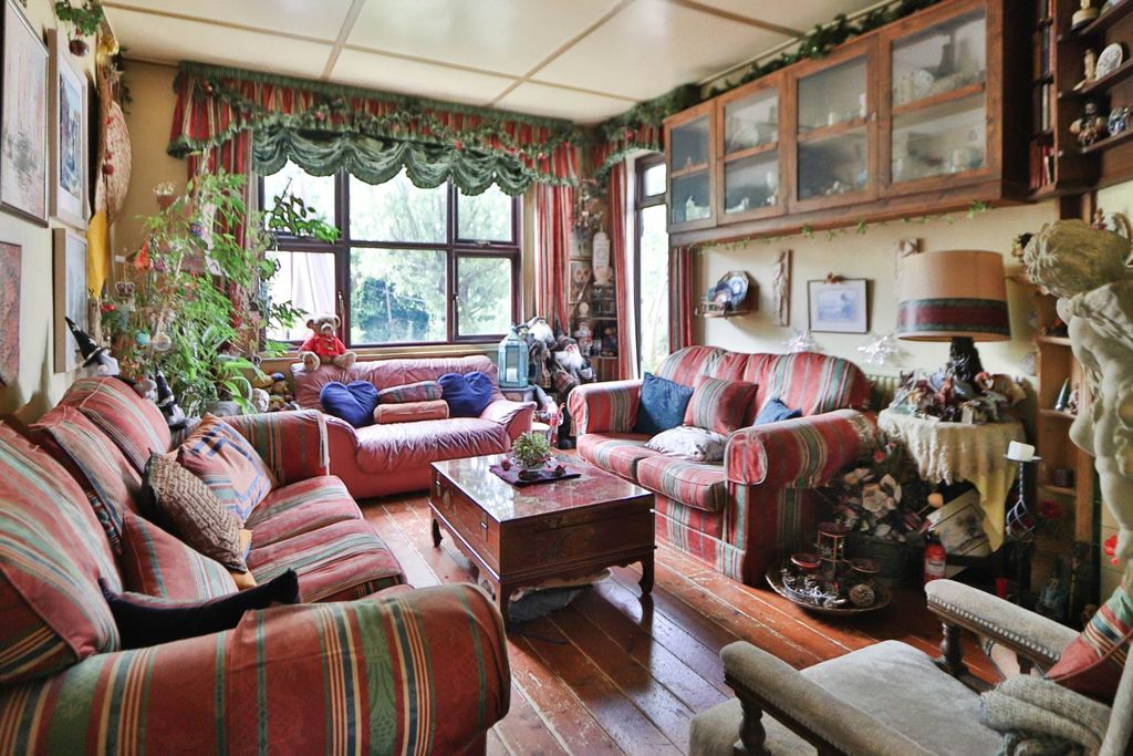 Property photo 2 of 24