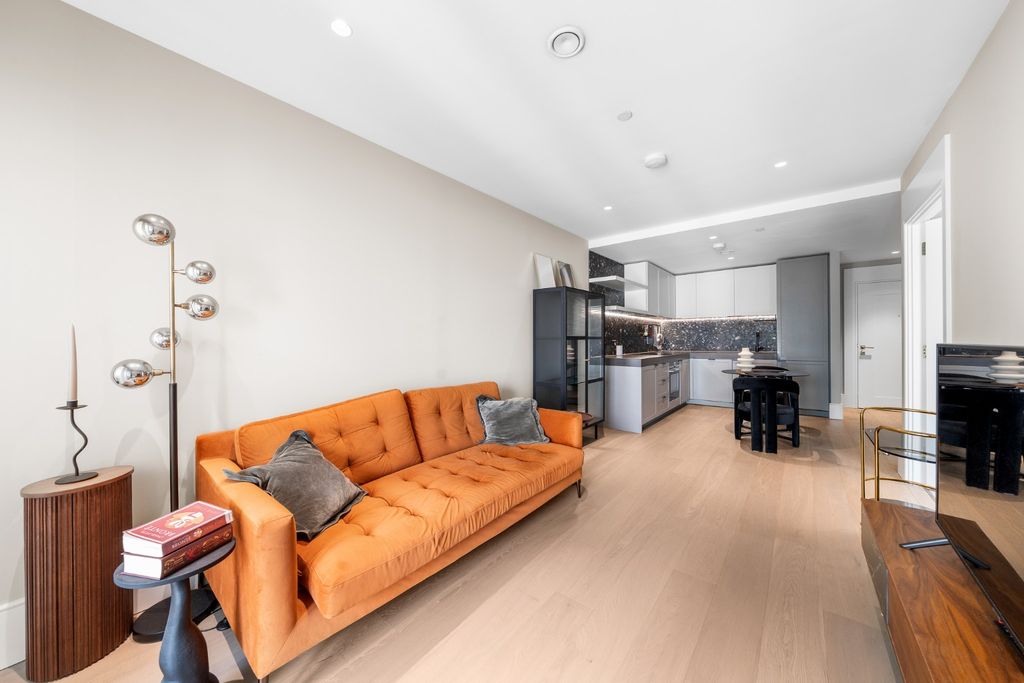 Property photo 3 of 19 5018813