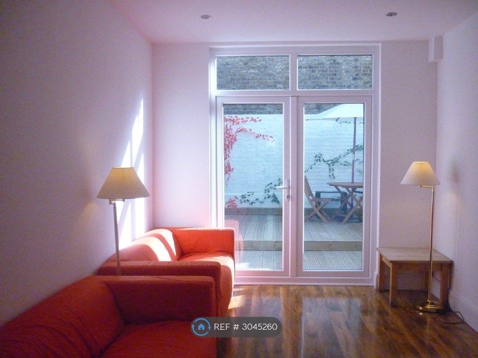 Property photo 1 of 5 Living Room