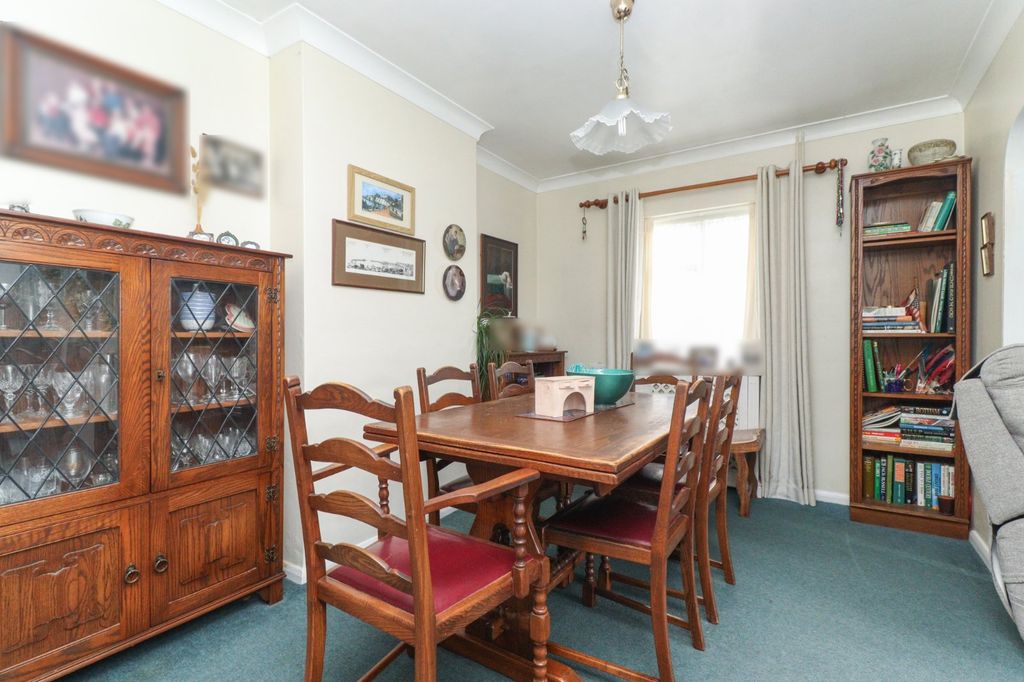 Property photo 3 of 16 Picture 3