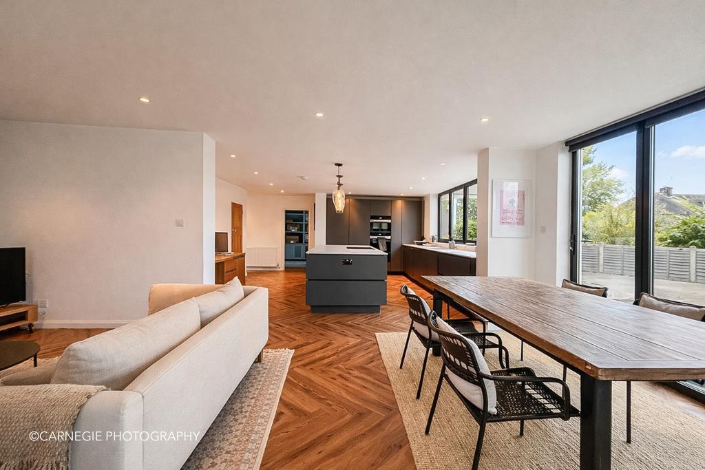 Property photo 2 of 26 Kitchen/Diner/Snug