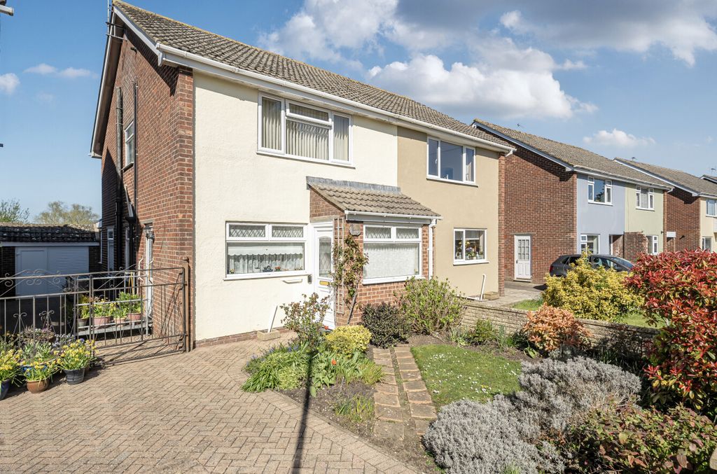 Property photo 1 of 12 1416724169ba9Dbaa2Fcf