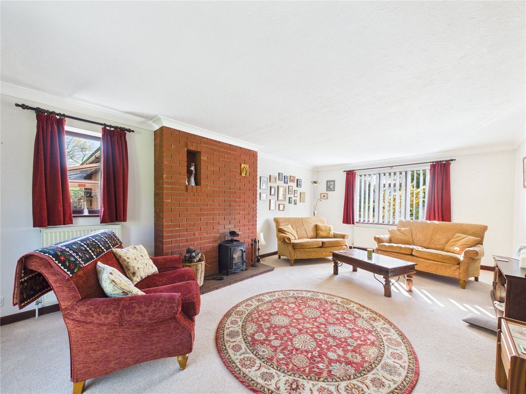 Property photo 2 of 16 Picture No. 02