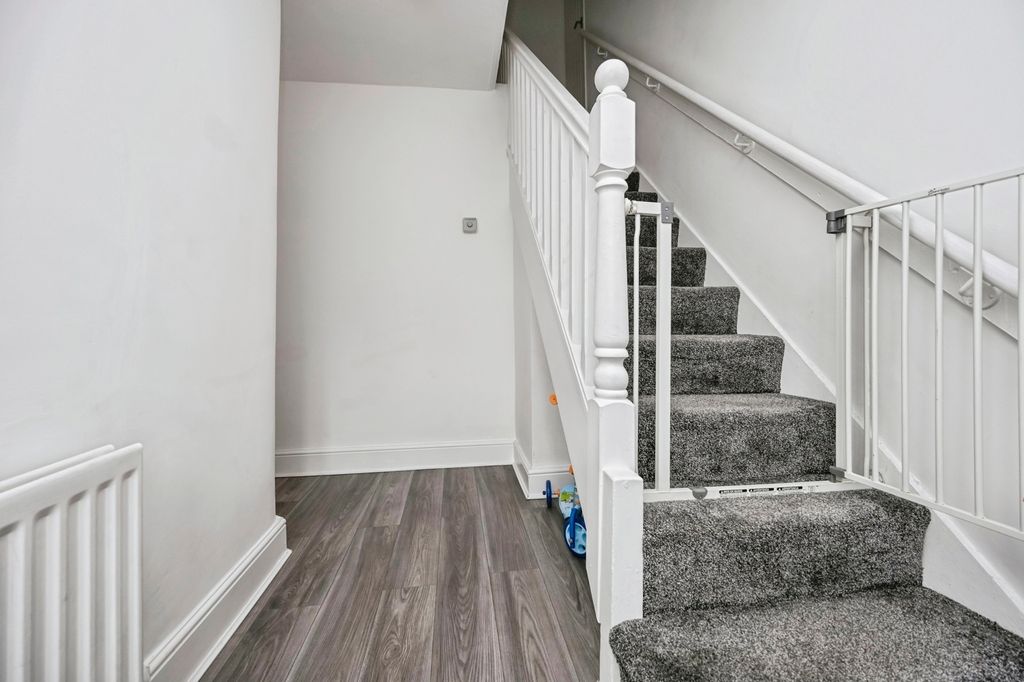 Property photo 2 of 22 Pbox-Img.Jpg