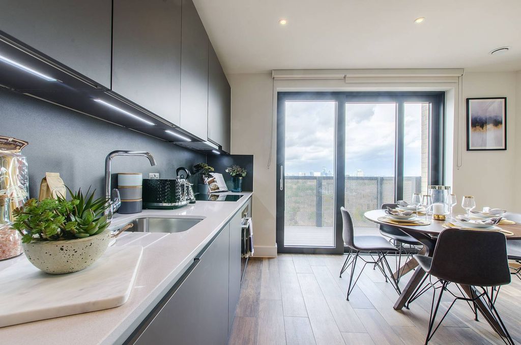 Property photo 3 of 23