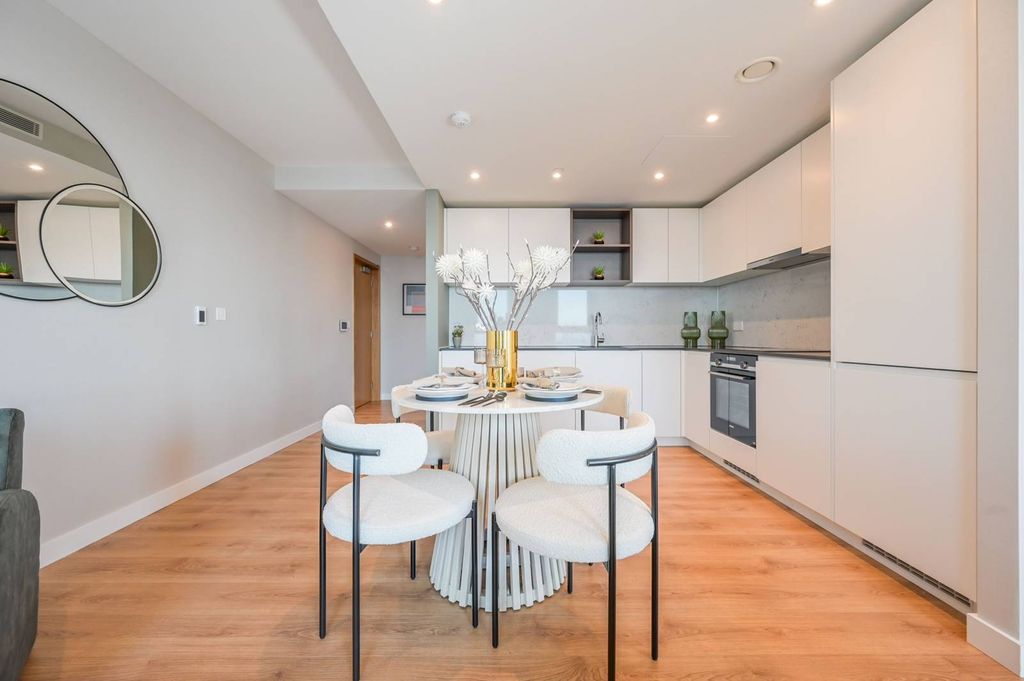 Property photo 1 of 39