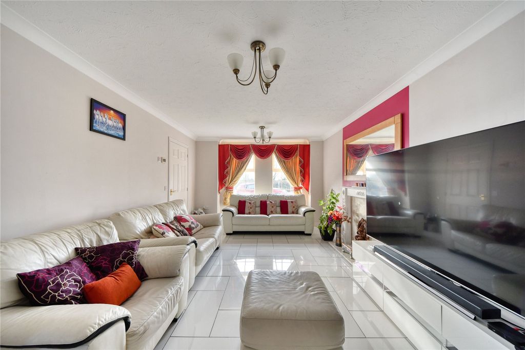 Property photo 2 of 26 Picture No. 24