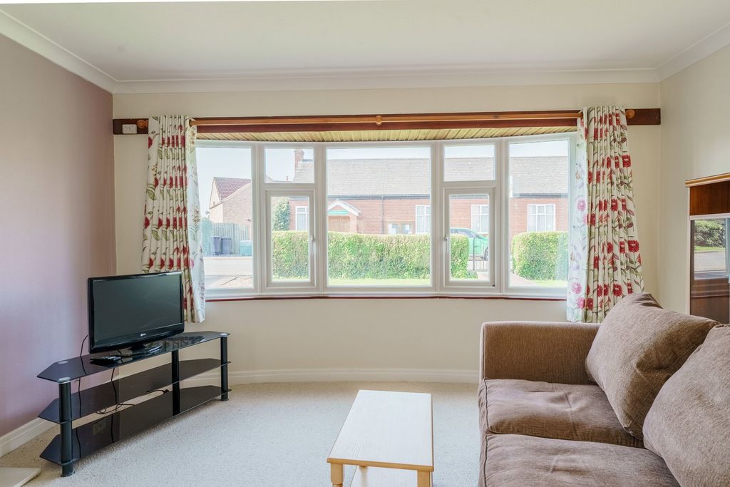 Property photo 3 of 38