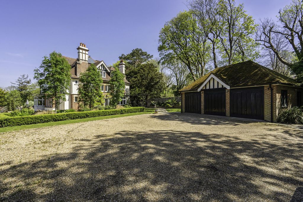 Property photo 1 of 31