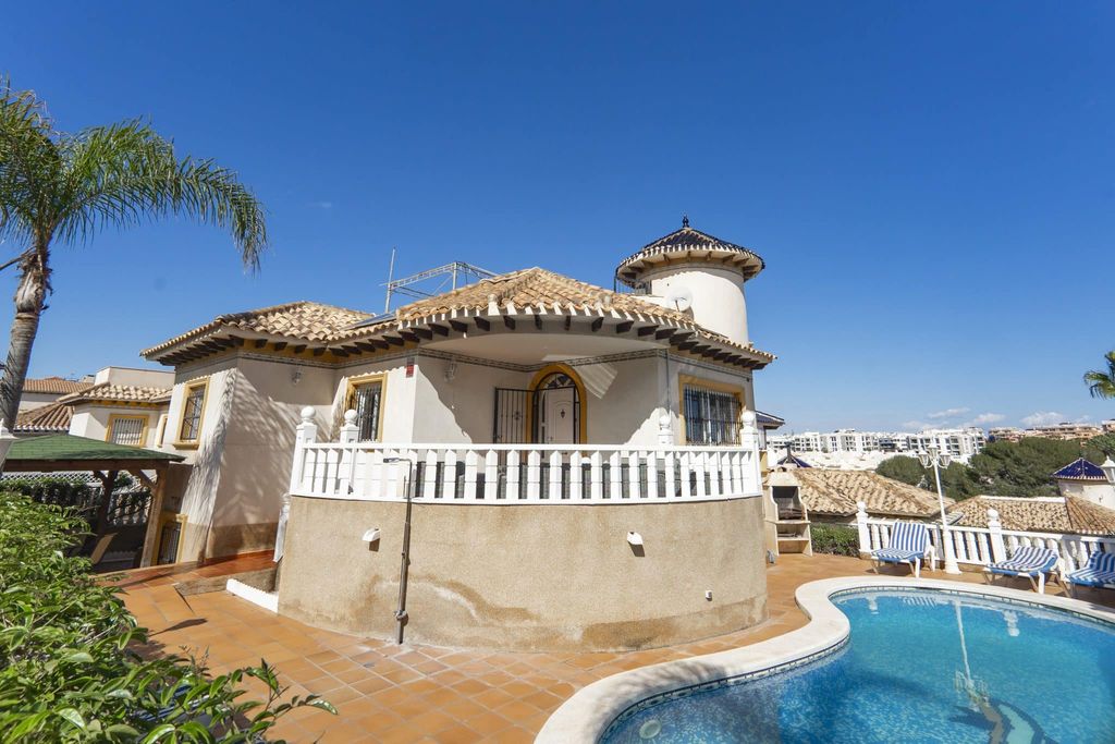 Property photo 1 of 156