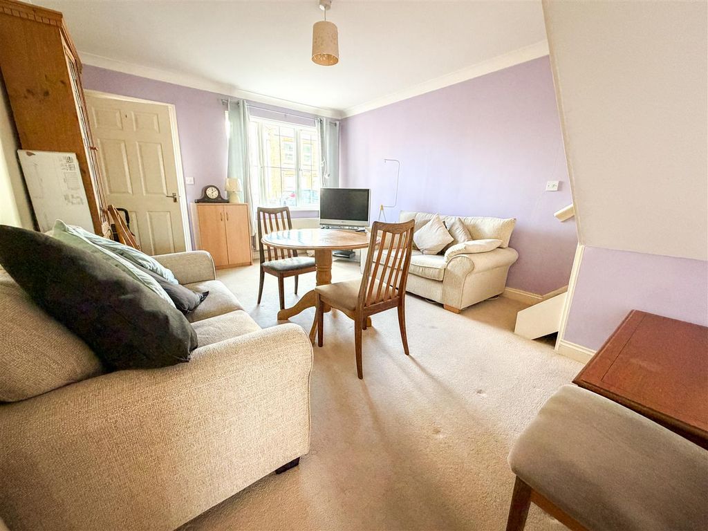 Property photo 2 of 15 Lounge