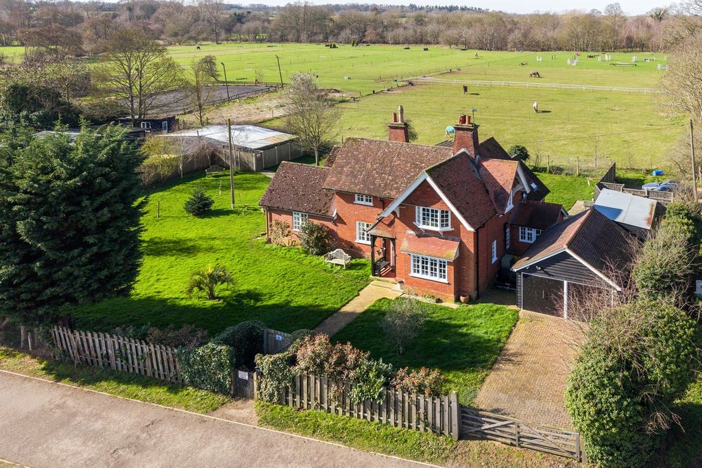 Property photo 2 of 34