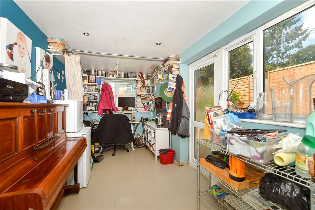 Property photo 1 of 9 Dining Area/ Home Office