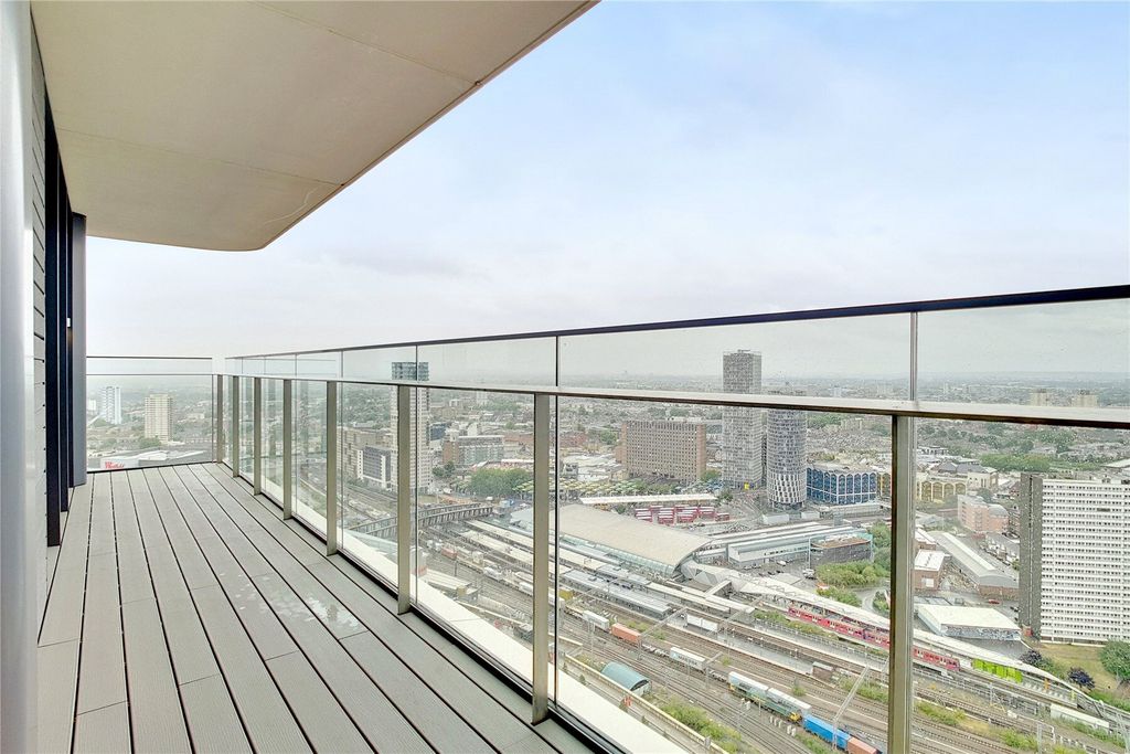 Property photo 3 of 22 Picture No. 09