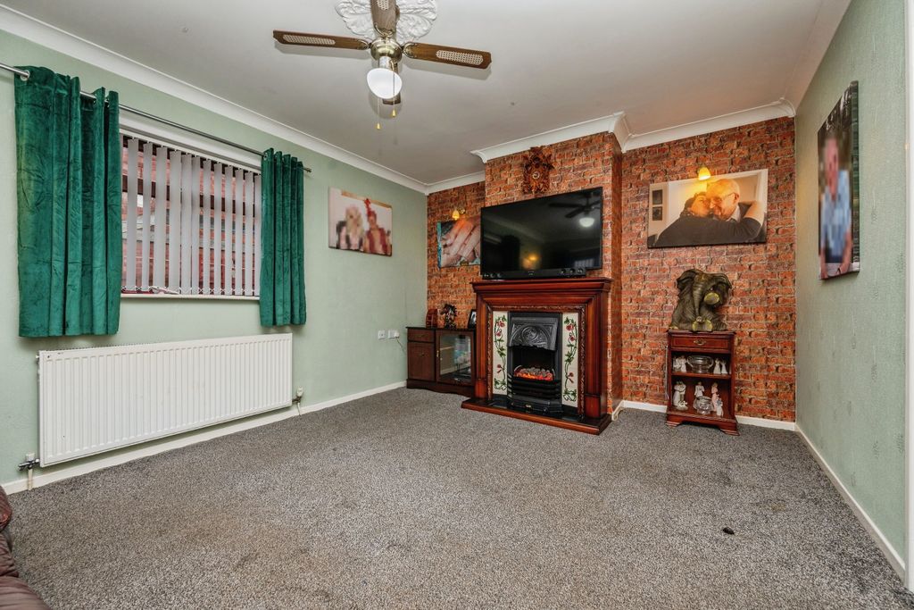 Property photo 3 of 15