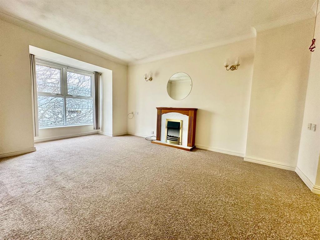 Property photo 2 of 15 39 Chamberlaine Court Sr.Jpg