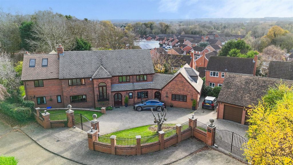 Property photo 1 of 44 Dji_Fly_20251118_131758_0082_1763471479828_Photo_(