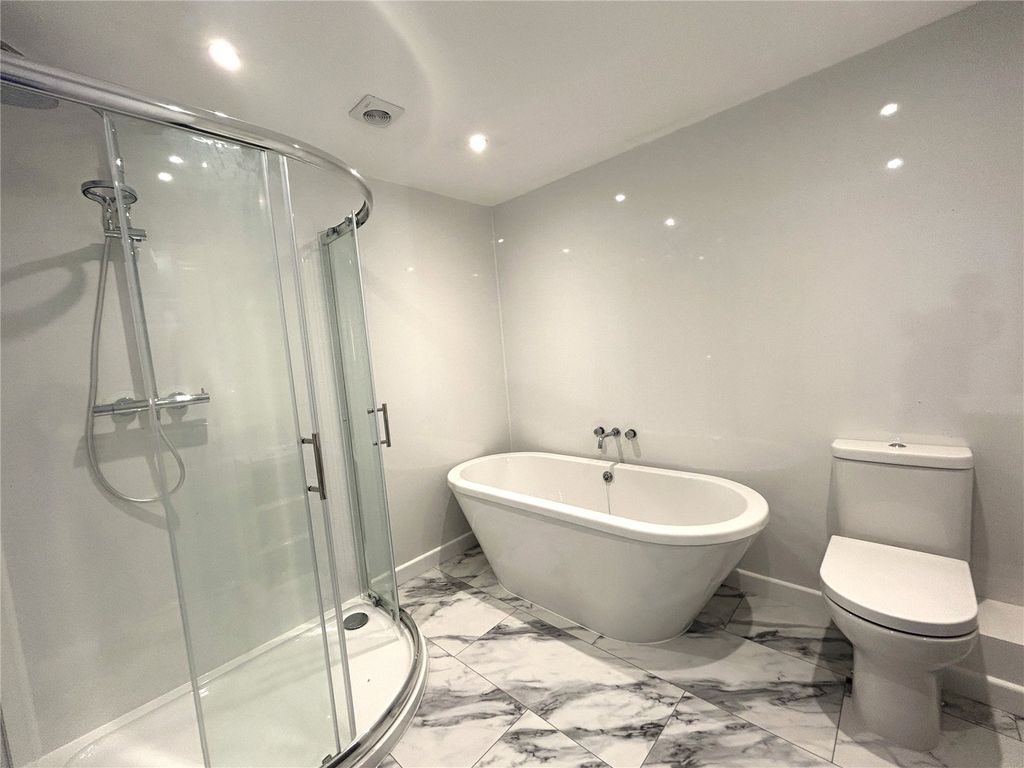 Property photo 2 of 14 Picture No. 08