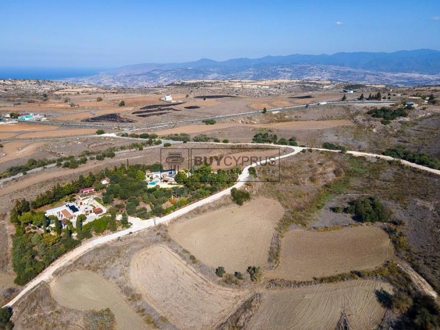 Property photo 2 of 6