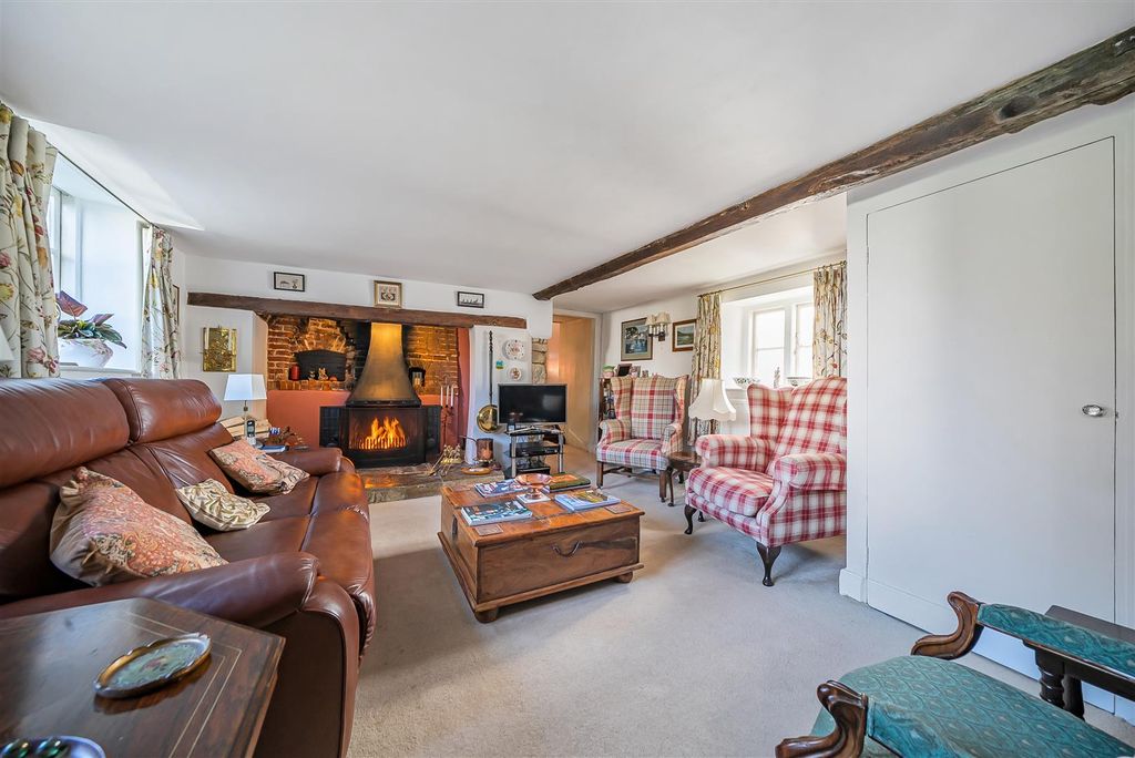 Property photo 3 of 22 Sitting Room