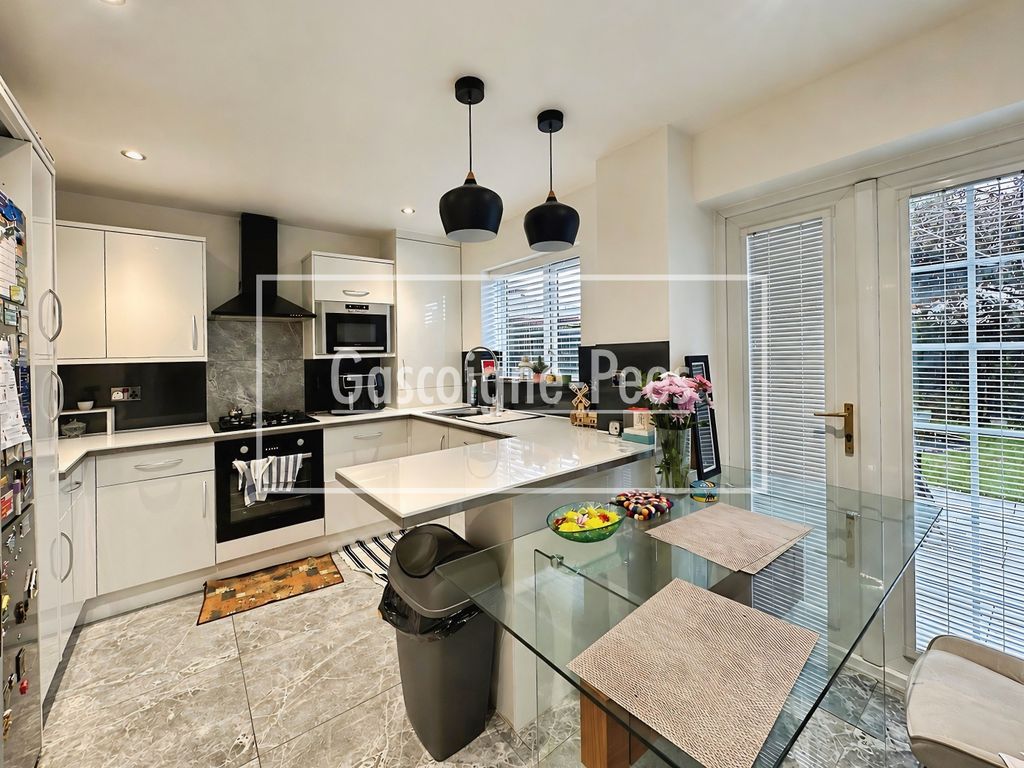 Property photo 3 of 14