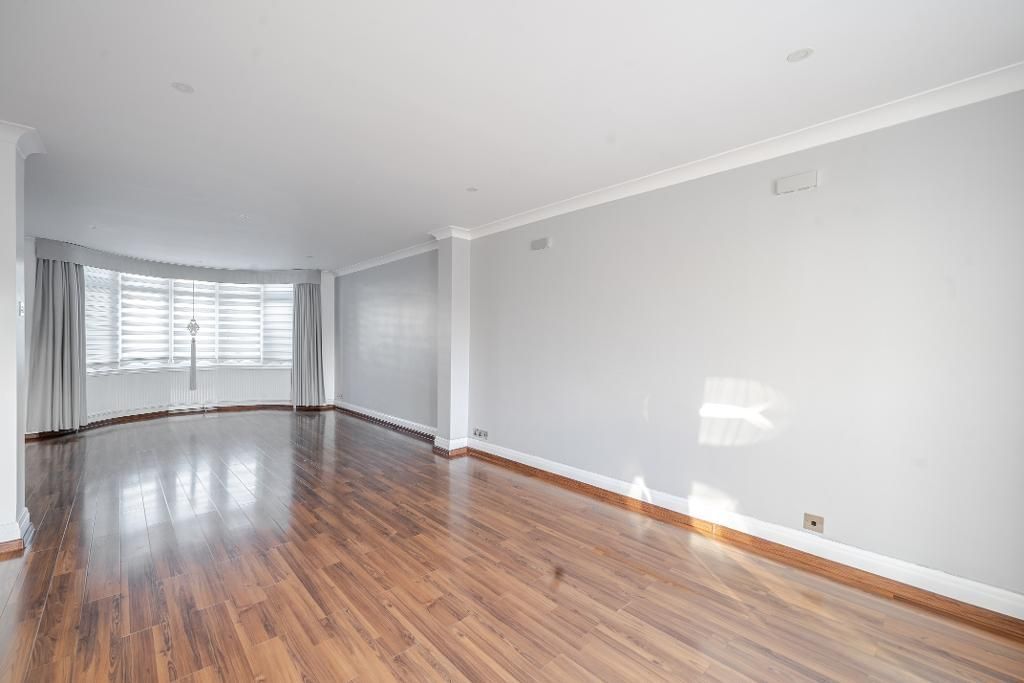 Property photo 3 of 19 Photo 3