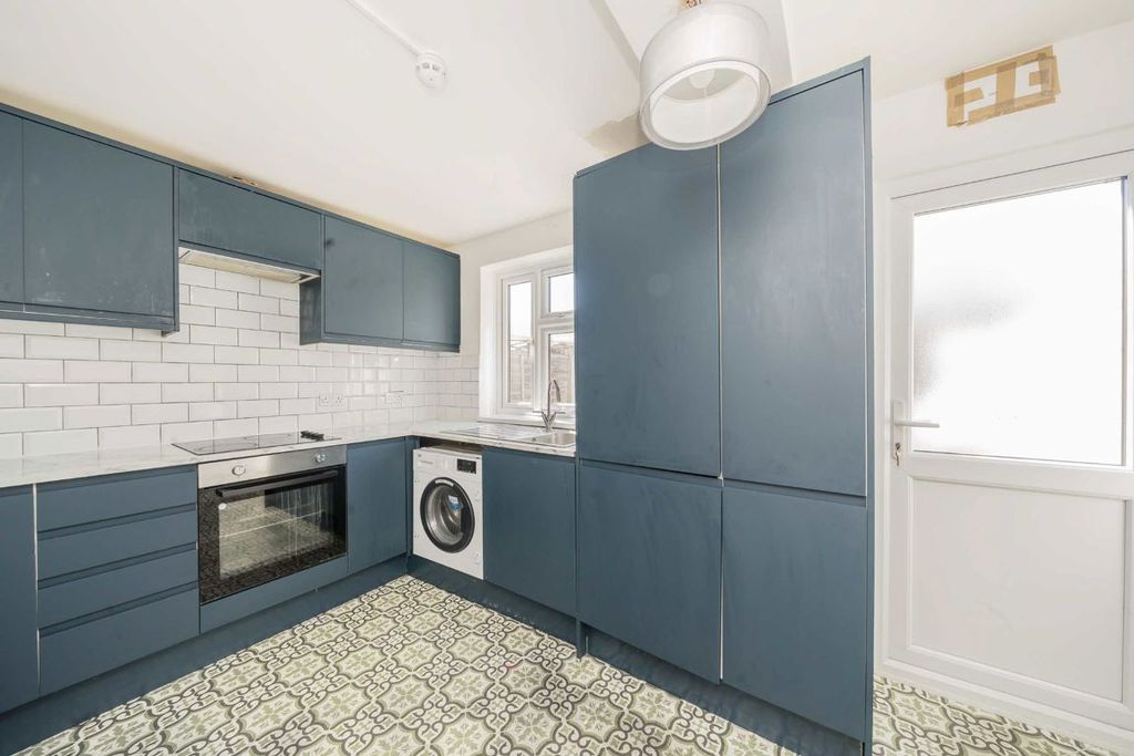 Property photo 3 of 9