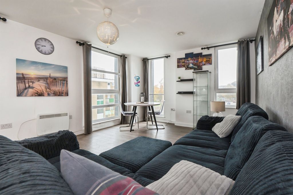 Property photo 2 of 13