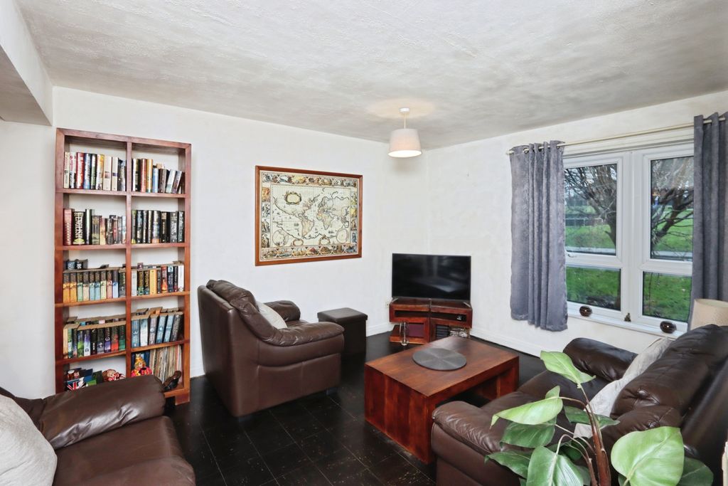 Property photo 3 of 14 Living Room