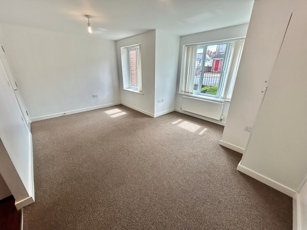 Property photo 2 of 12 Image