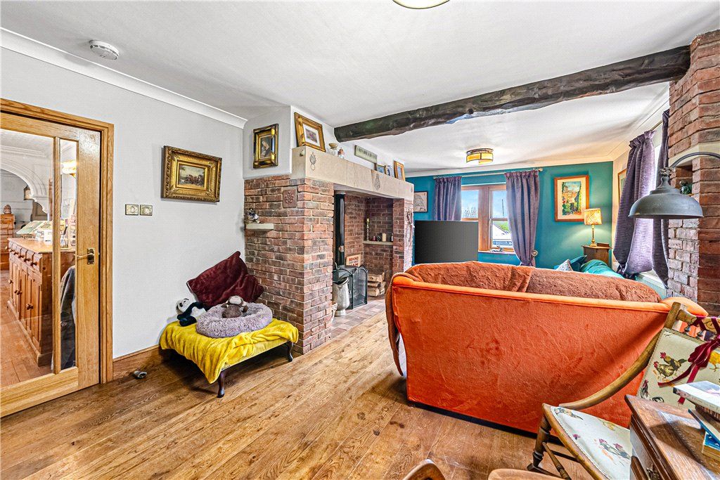 Property photo 3 of 33 Sitting Room