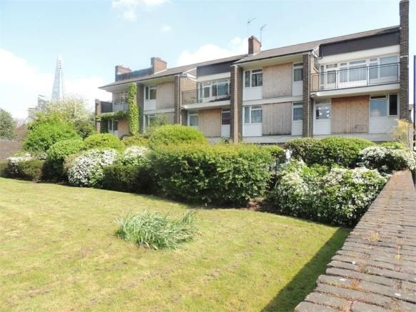 Property photo 1 of 1 A Recently Refurbished Four Double Bedroom Flat With A Large Terrace Located Within A Quiet Residential Street In Borough Se1.