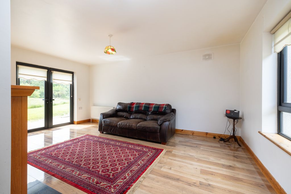 Property photo 3 of 25