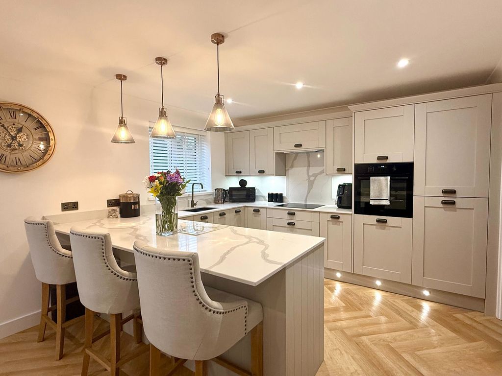 Property photo 2 of 26