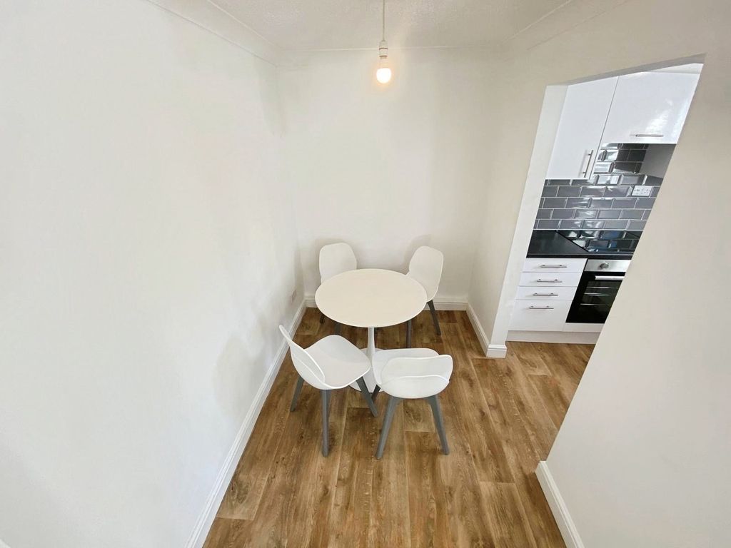Property photo 3 of 20 Pbox-Img.Jpg