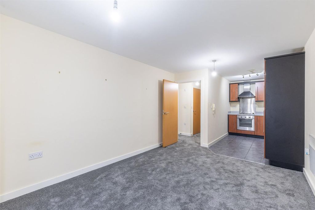 Property photo 3 of 16 8Fairfaxcourt-10.Jpg