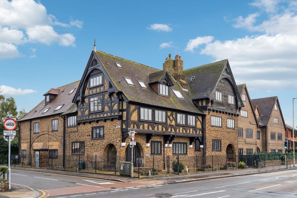 Property photo 1 of 9