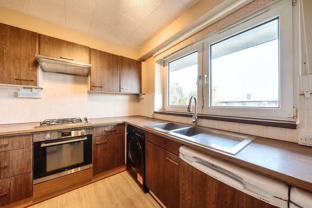 Property photo 2 of 14 Kitchen