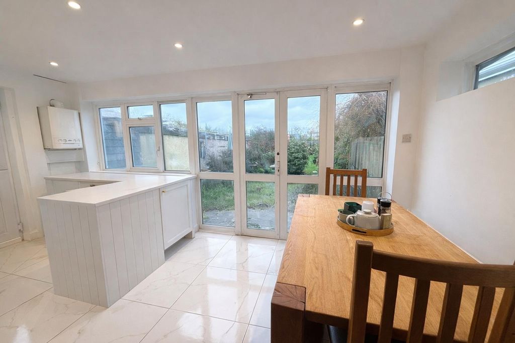 Property photo 3 of 14 Chatgpt Image Jan 9, 2026, 03_13_03 Pm.Png