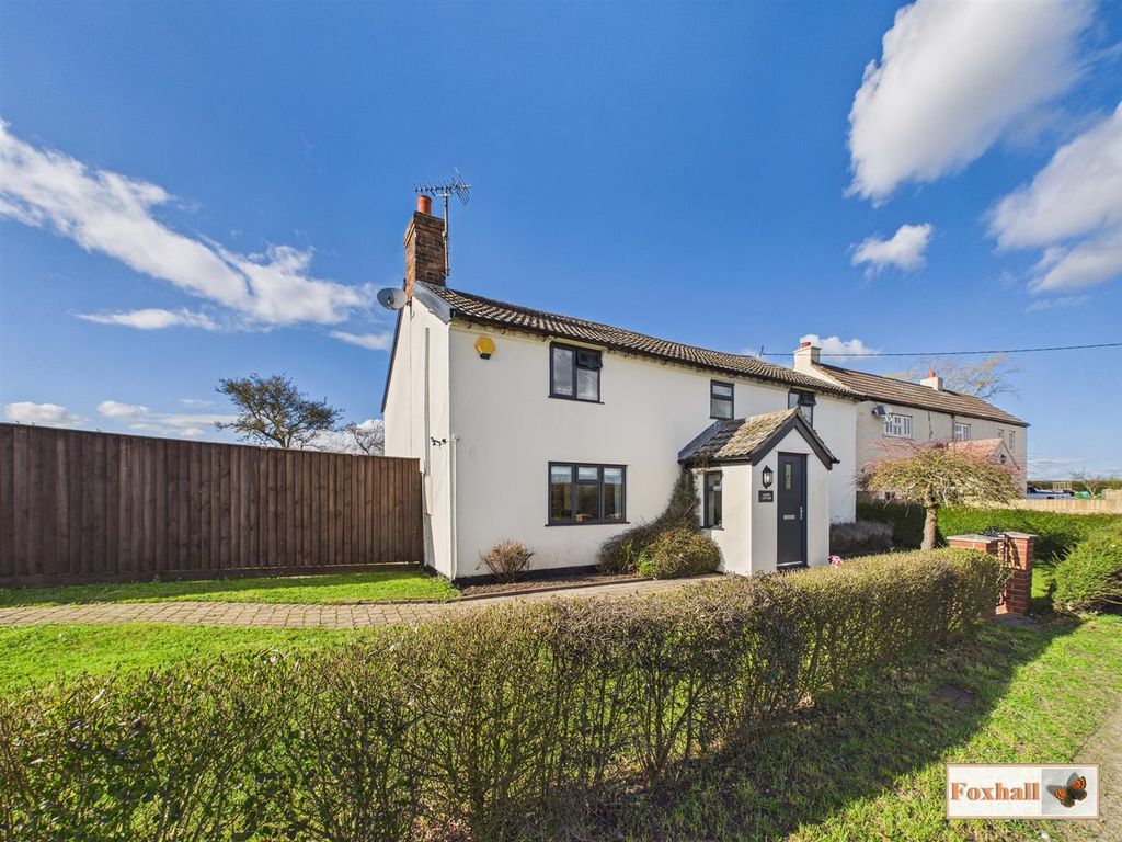 Property photo 1 of 38 Front Garden