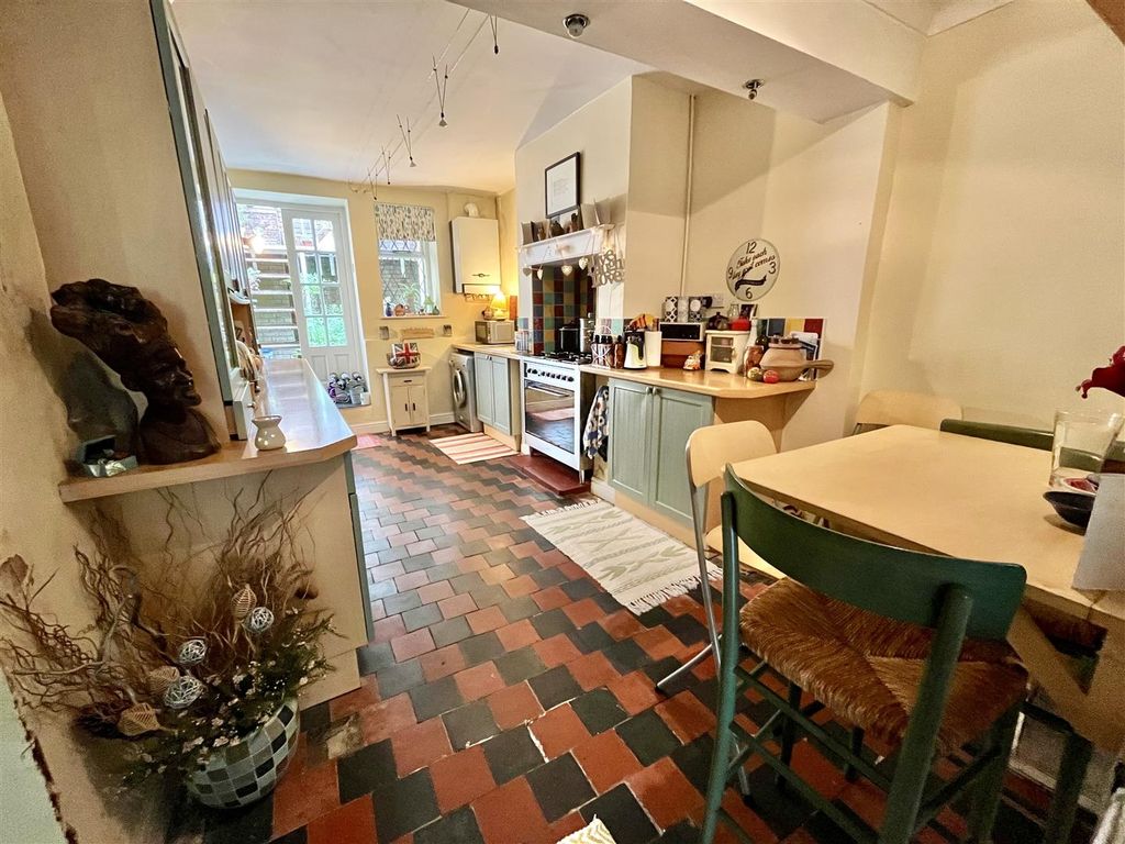 Property photo 3 of 26