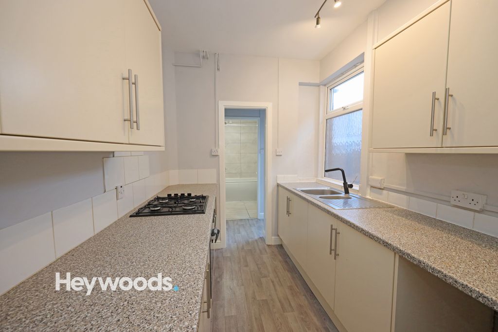 Property photo 3 of 23 0F1A5914