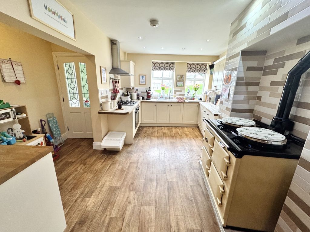 Property photo 3 of 28 Img_5821