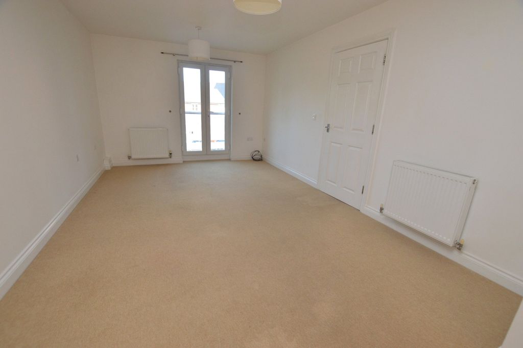 Property photo 2 of 11 Living Room