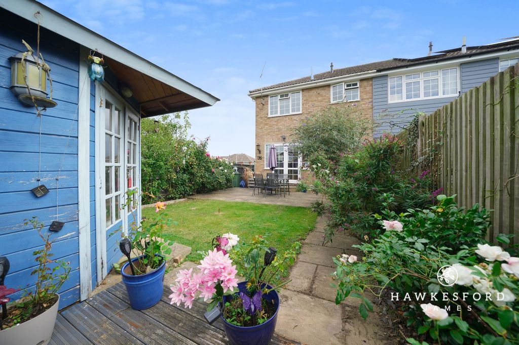 Property photo 2 of 14 Hasted Road - Garden