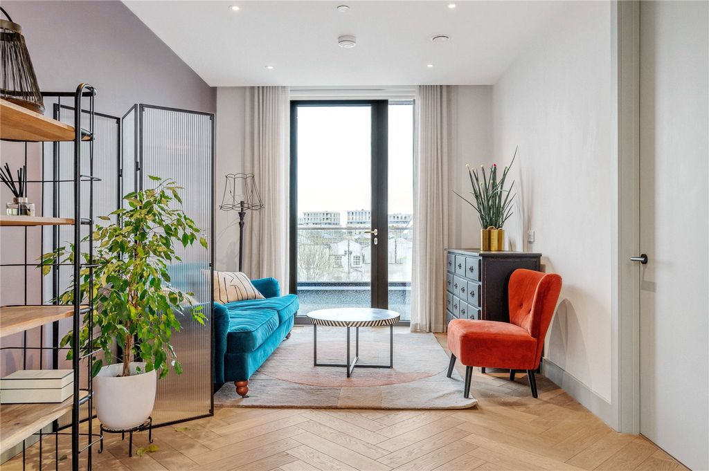 Property photo 2 of 12 Reception/ Kitchen