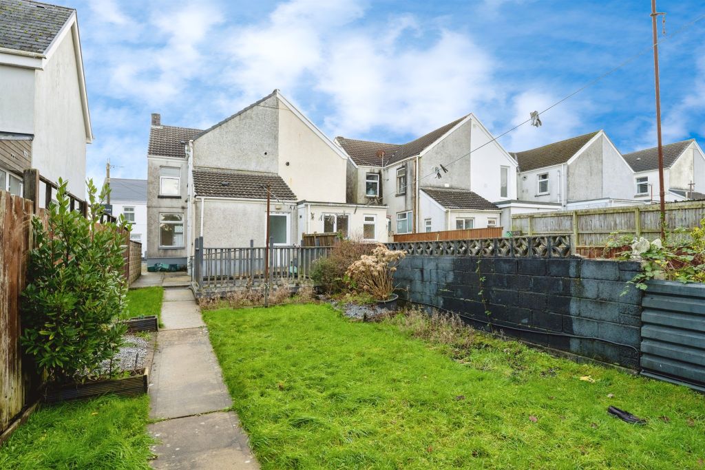 Property photo 2 of 20