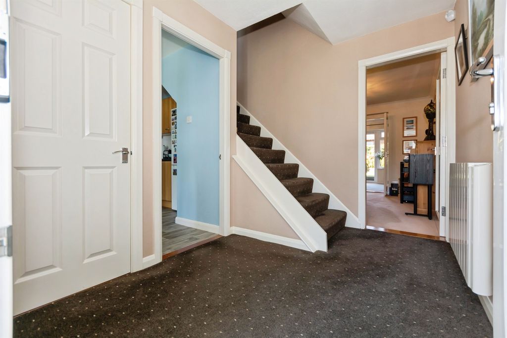Property photo 2 of 17